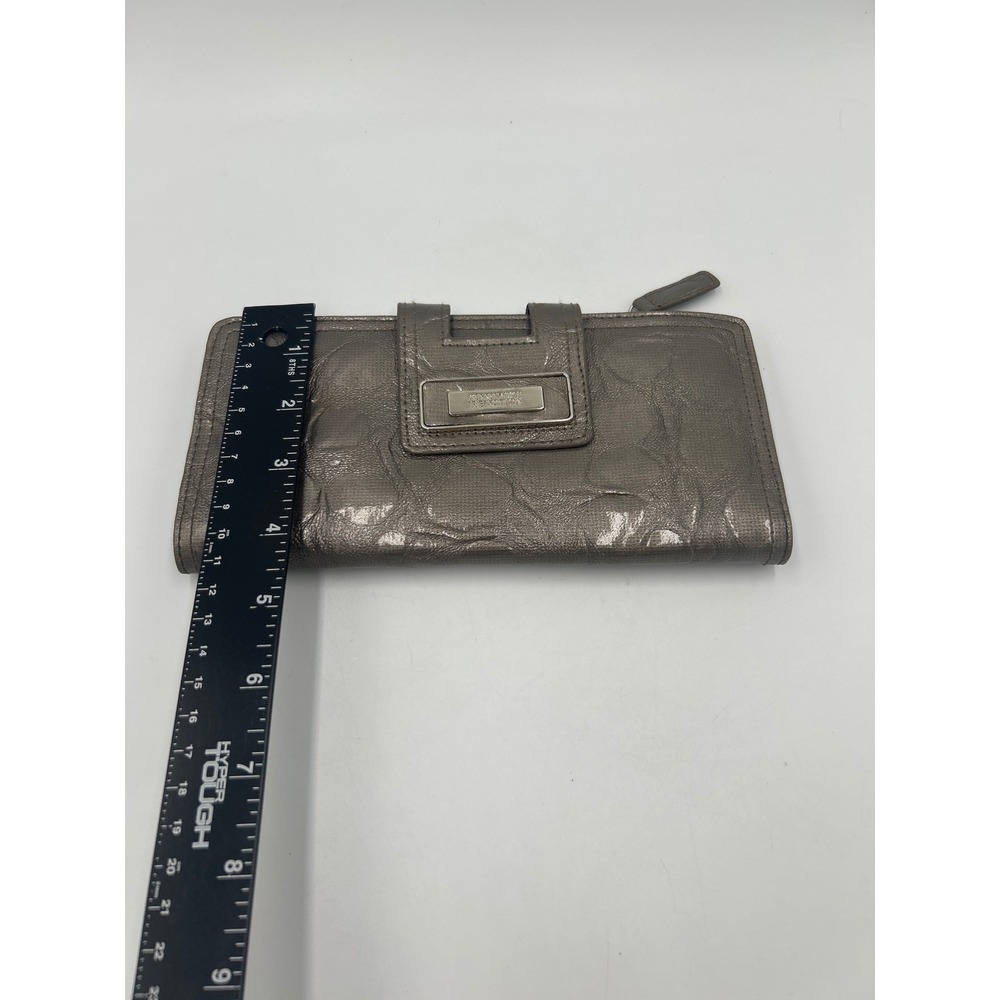 Kenneth Cole Reaction Pewter Metallic Crinkle Faux Leather Slim Clutch Wallet - Picture 6 of 6